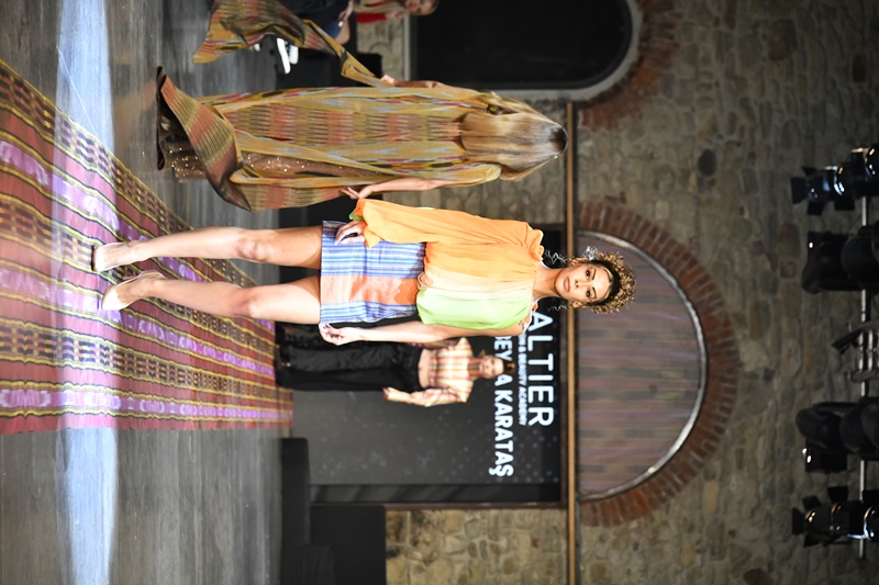 Alt�er Academy : Moda Tasar�m Ö�rencilerinden  Kutnu �pe�i �lhaml� Özel Defile 